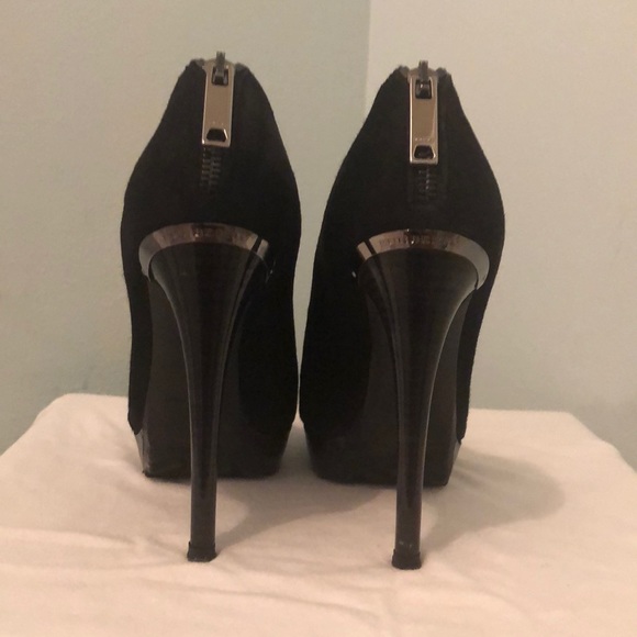 Burberry Suede Bootie Pump — Mega Style.. - Picture 3 of 5